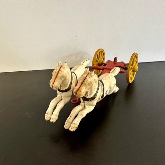 Vintage Cast Iron Horses , Vintage Two Horse Drawn Cast Iron Toy for Fire Pumper - Picture 5 of 10